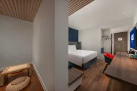 Holiday Inn Express Hotel (Yangquan East Station Outlets) - balcony