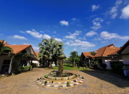 Two Fifty Nine Resort 259 Resort Отели рядом с достопримечательностью «Golden Triangle Museum Pattaya»