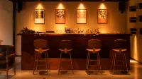 Yifangxi Hot Spring Hotel (Xianahei Branch, Wanfenglin Scenic Area) - bar