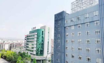 Home Inn Selected (Pu'er Renmin Road)