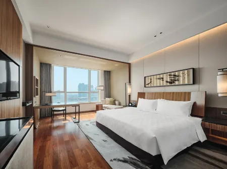 HUALUXE Ningbo Harbor City by IHG
