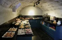Luvi Cave Hotel - servizio colazione