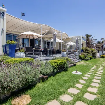 The Beach Hotel Отели рядом с достопримечательностью «Саммерстранд»