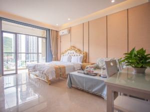 Meet fashion themed apartment in Huizhou