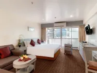 Furama Silom Hotel Hotels near MahaNakhon