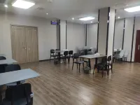 7 Days Premium Hotel (Dingzhou Zhongshan Road Railway Station) - 2-Star