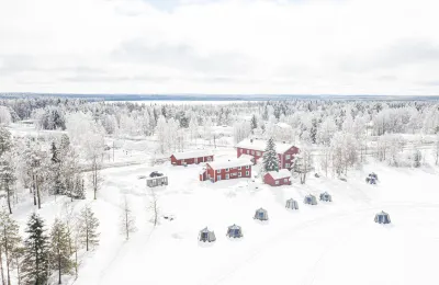 Arctic Guesthouse & Igloos