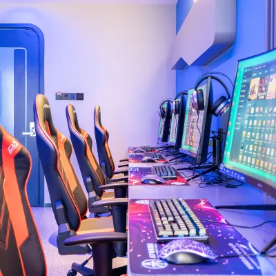 AT E-sports Hotel (Zhongshan Square, Dalian Railway Station) Hotels near Laodong Park