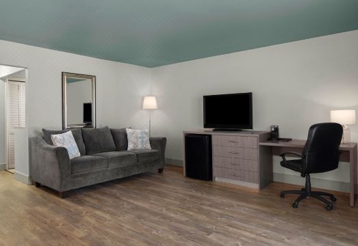 3. 칼스배드 바이 ..