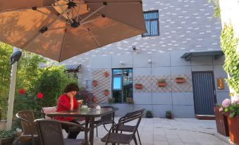 Lantian Tangyu Hot Spring Wangshan Courtyard Homestay
