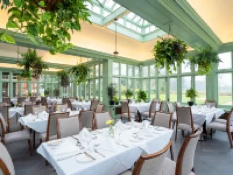 ดิ เอลเวแทม โรงแรมในHook