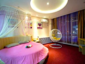 Daqing 13th Moon B&B (Bayi Nongda Shop)