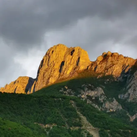 Rockland Meisu Hotel (Daocheng Yading Scenic Area Visitor Center)