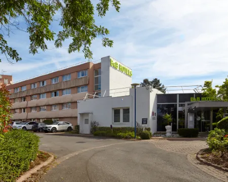 B&B Hotel Cergy Port 4 étoiles バルドアーズのホテル
