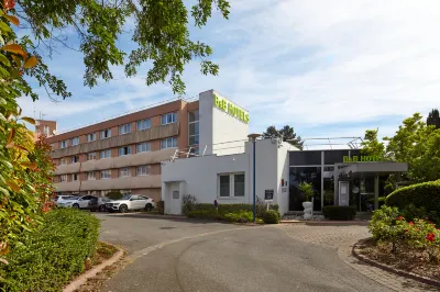 B&B Hotel Cergy Port 4 étoiles Hotels in Conflans-Sainte-Honorine