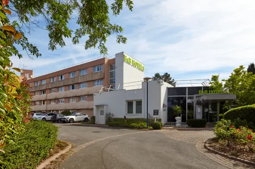 B&B Hotel Cergy Port 4 étoiles Hotels in Cergy
