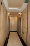 Daguan Yinghe Business Hotel
