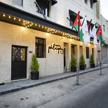 Hotel Philosophy Отели рядом с достопримечательностью «Улица Rainbow Street»