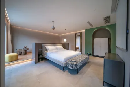 Chongyi No.8 Secret Land New Hakka Light Luxury Homestay