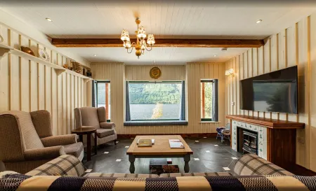 Black Sheep Hotels Cabins Отели рядом с достопримечательностью «Commando Monument»