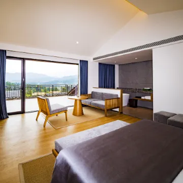 Zixi Guanhe Wonderland Hotel