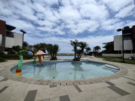 Yule'er Weimei Seaview Homestay (Shuangyuewan Honghai Jin'an Branch)