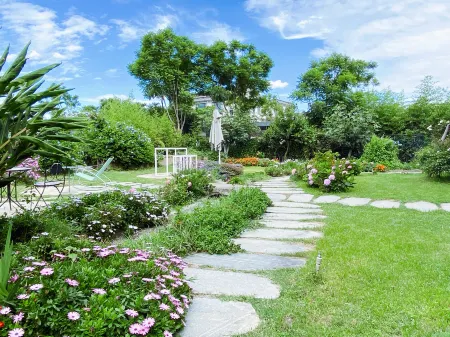 Erhai Zhijing Garden Seaview Hotel