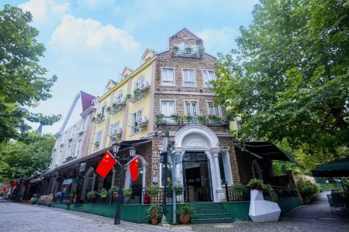 Pengzhou Rugu & Early Summer Homestay
