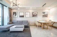 Landmark The Suite Signature Hotels near Landmark 81