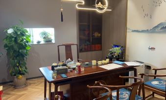 Jingjiang Qingshuang Water World Hotel