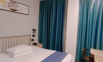 Gongqingcheng Jiangsheng Business Hotel