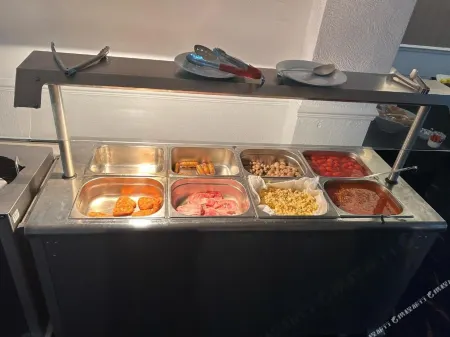 The Strathmore Hotel Отели в г. Моркамбе