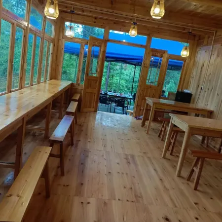 Rongjiang Zhulinjian Chinese Inn (Dali Dong Village)