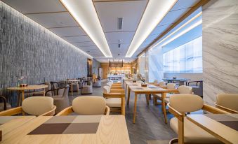 Jianguo HIDDEN Hotel (Shenyang Station Zhongshan Square)
