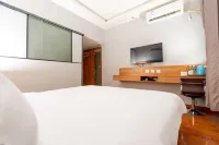Dibei Hotel (Yining Tianshan Road Six Star Street Branch)