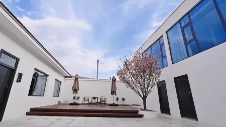 Lishe lives in seclusion Отели в г. Фушань