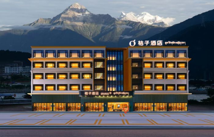 Orange Hotel (Nyingchi Bomi County 318 National Road)