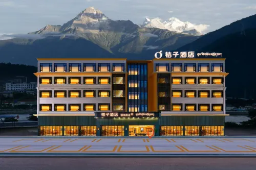 Orange Hotel (Nyingchi Bomi County 318 National Road)