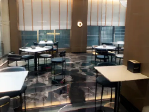 Crystal Designer High-Rise Hotel (Donghai High-Speed Railway Station Pedestrian Street) โรงแรมในตงไห่