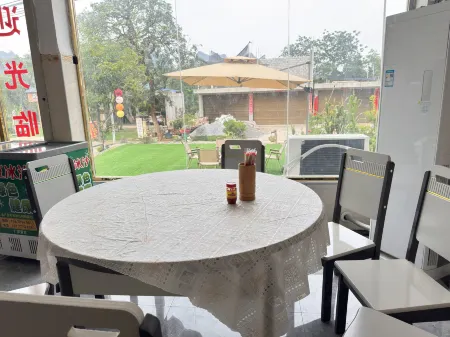 Shiju Xipan Homestay (Dongnayuwan Branch) Отели рядом с достопримечательностью «Dragon Palace Fairyland»