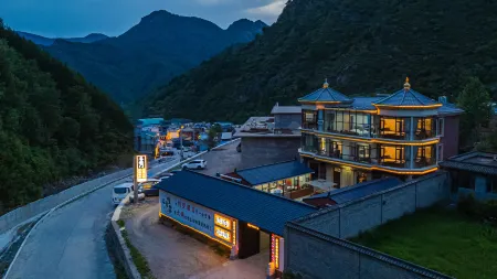 Xilinmen Villa Hotel ( Wutai Mountain Scenic Area Branch) Отели рядом с достопримечательностью «Jinge Temple»