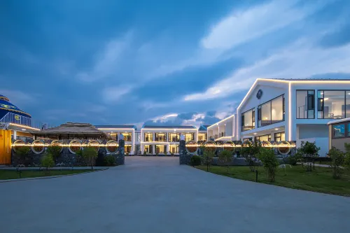 Fengning Jianghong Homestay (No. 3 Courtyard)