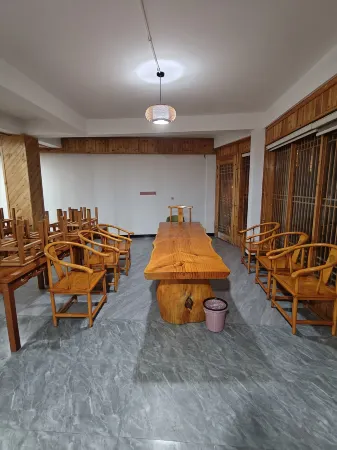 Xijiang Qianhu Miao Village Mijian Mountain Homestay Отели рядом с достопримечательностью «No.4 Fengyu Bridge»