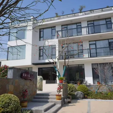 Weilan Cottage Homestay (Changxing Badujie Scenic Area)
