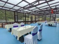 Binggou Riverside • Chinese Inn