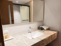 Yijialai Hotel (Olympic Sports Center Wanda Plaza) - Parking