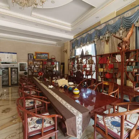 Mengding Rongsheng Business Hotel