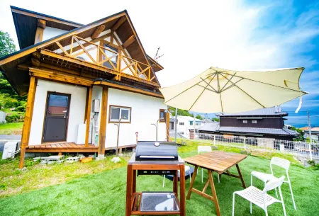 Awaji Seaside Log House Отели рядом с достопримечательностью «HELLO KITTY APPLE HOUSE»