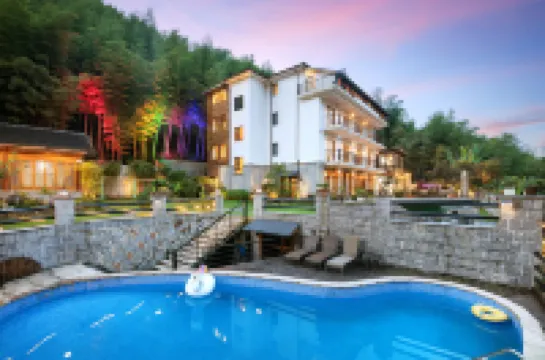 Mohsen oxygen bar manor in Mogan mountain