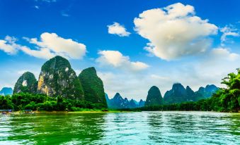 Yangshuo Yulong River Castle